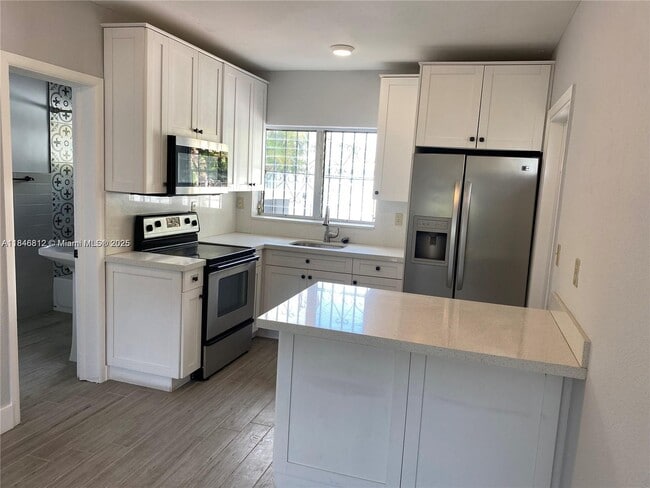 Foto del edificio - 4495 SW 1st St