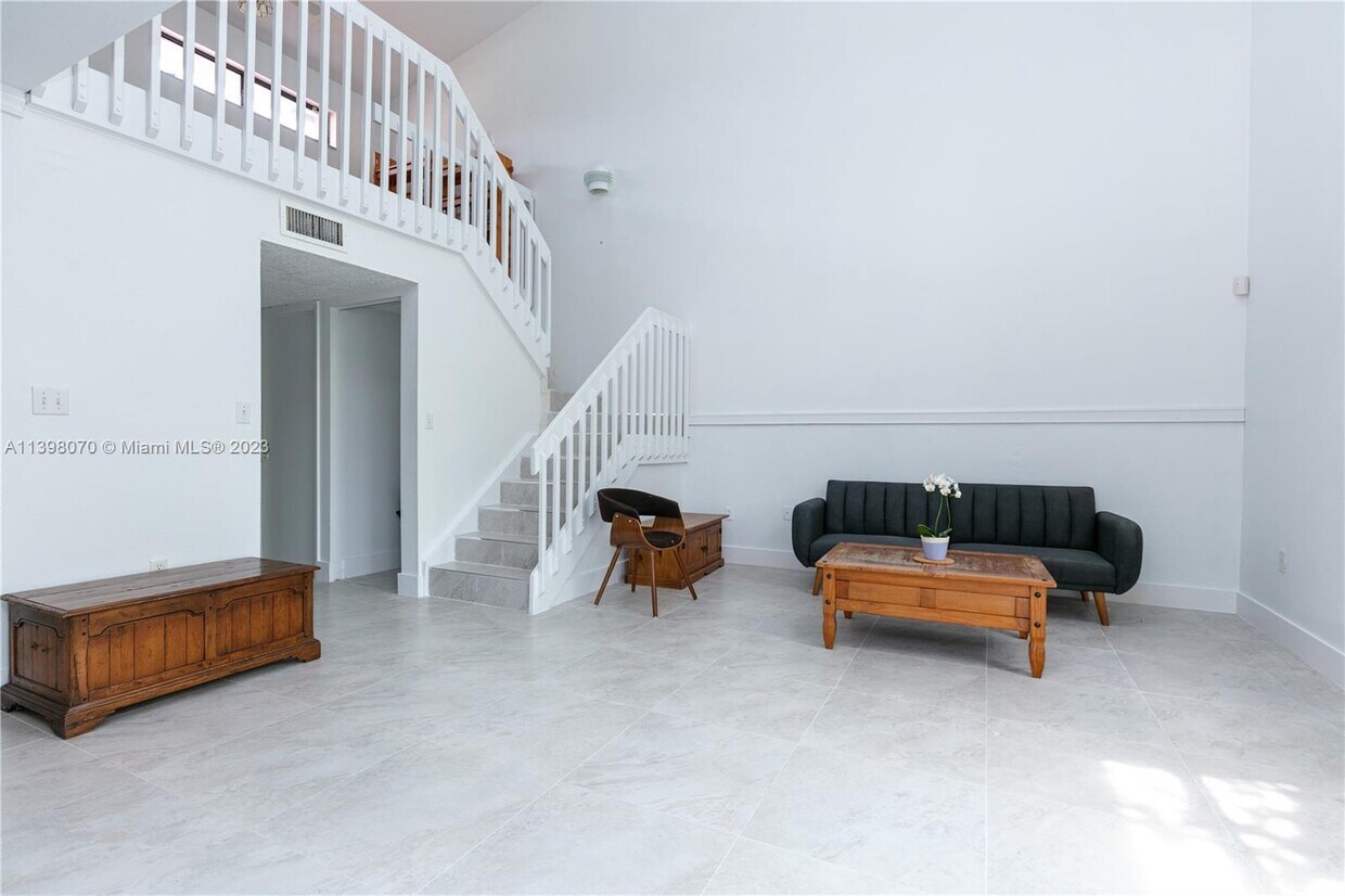 Primary Photo - 2513 San Remo Cir
