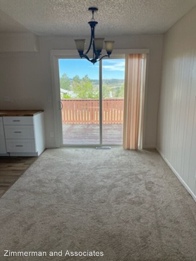 Building Photo - 4 br, 3 bath House - 233 Douglas Fir Ave