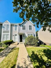 Building Photo - 925 Elm Ct