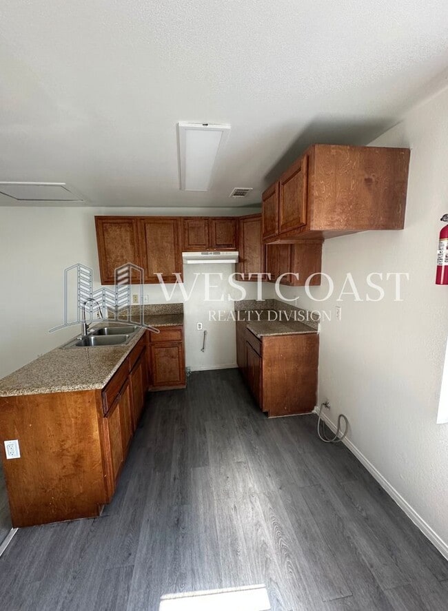 Foto del edificio - *** $1000- OFF FIRST MONTH'S RENT *** Charming 2-Bed / 2-Bath Home in Rialto – Ideal Location & M...