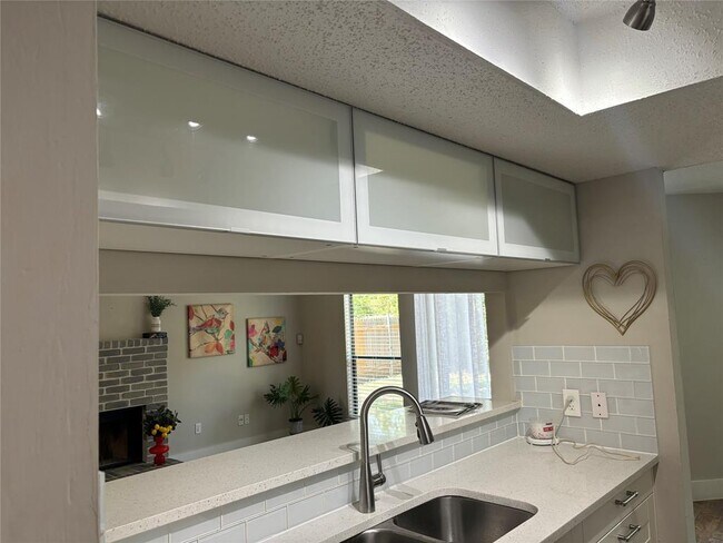 Foto del edificio - 13304 Saddlebrook Trail