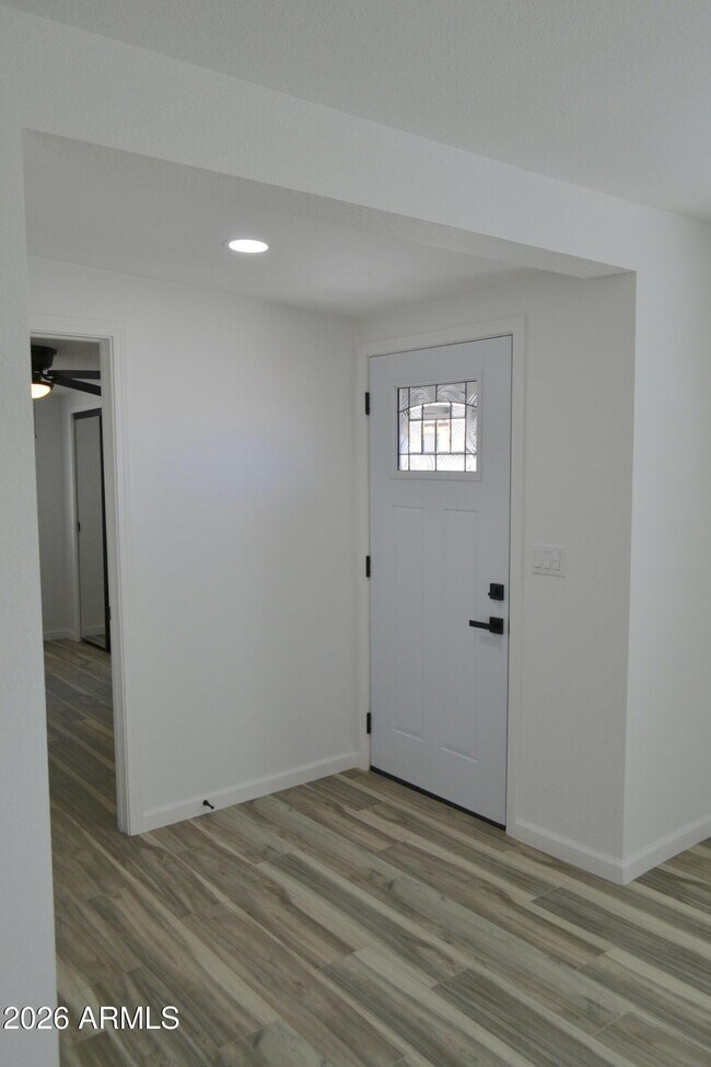 Foto del edificio - 44 N Mountain Rd
