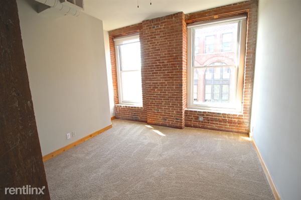 Building Photo - 316 Delaware St