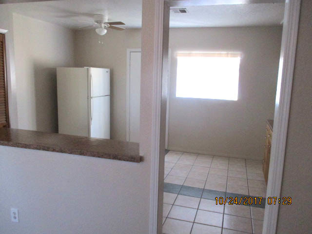 Building Photo - 400 Bonanza Way