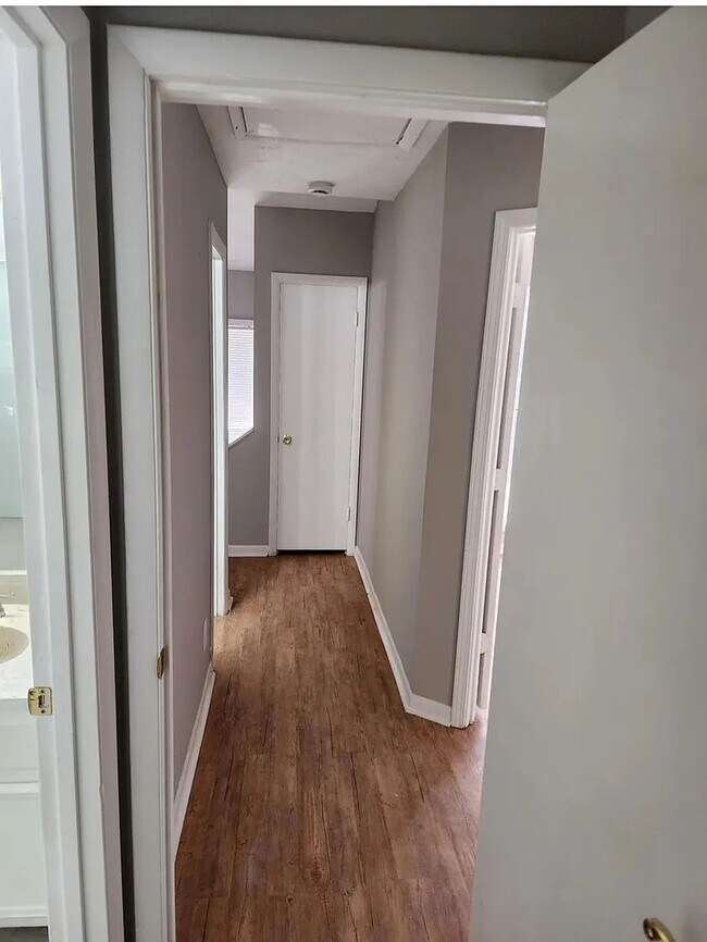 Building Photo - Room in Townhome on Governors Dr