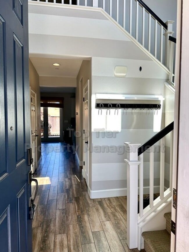 Foto del edificio - Charming 3 Bed, 2.5 Bath, 1,600 Sqft Marti...