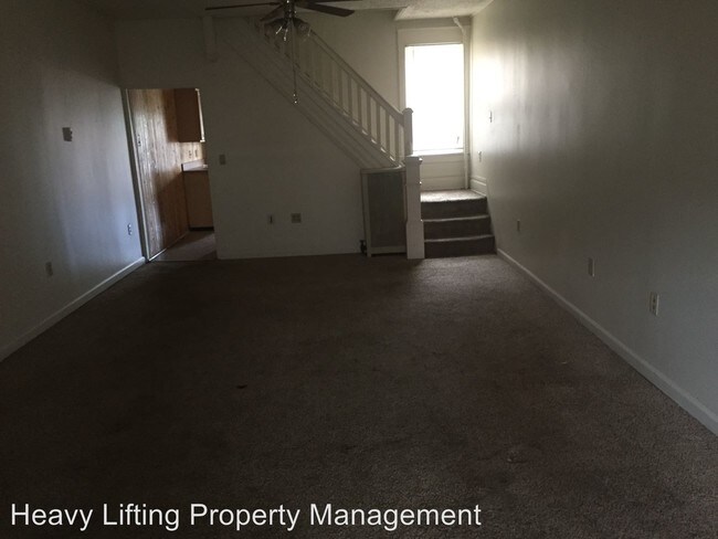 Building Photo - 3 br, 1 bath House - 522 N Front St