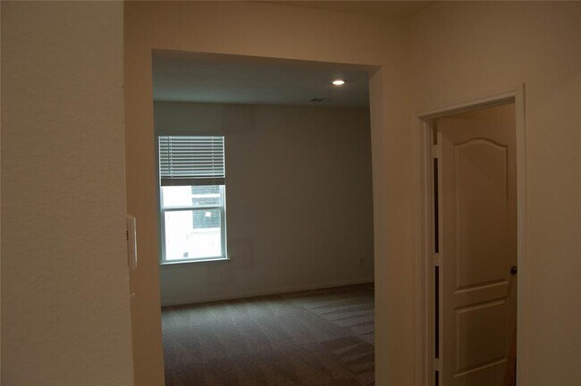 Foto del edificio - 7227 Bakersfield Ct