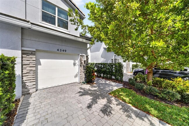 Foto del edificio - 4349 Veleiros Ave