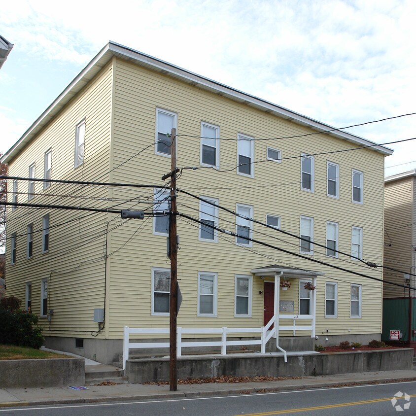 283 Manville Rd, Woonsocket, RI 02895 Apartments in Woonsocket, RI