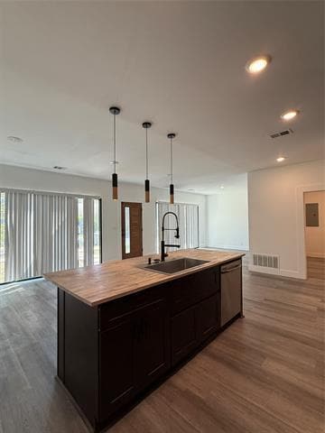 Building Photo - 2707 Carpenter Ave