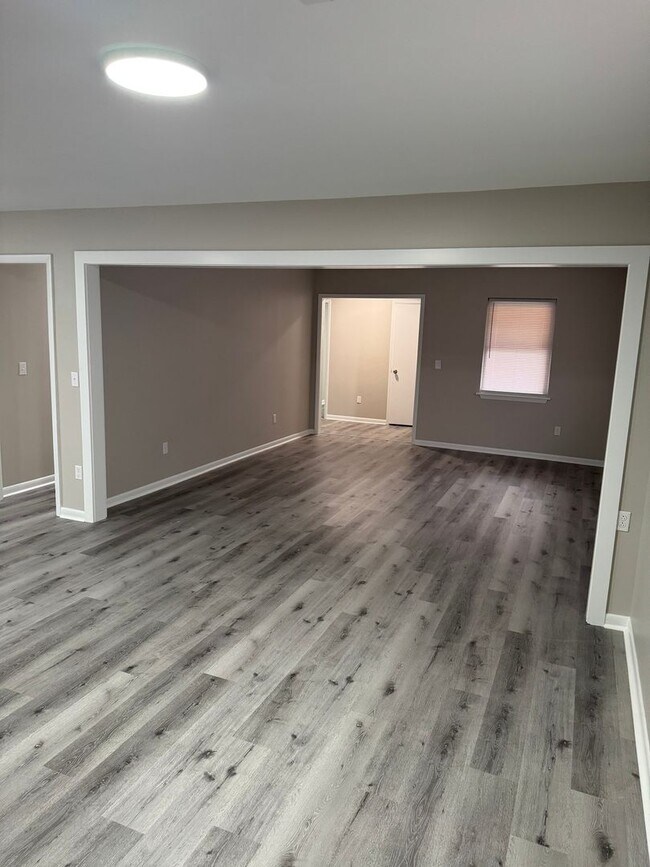 Building Photo - Charming 3BR House in Leland