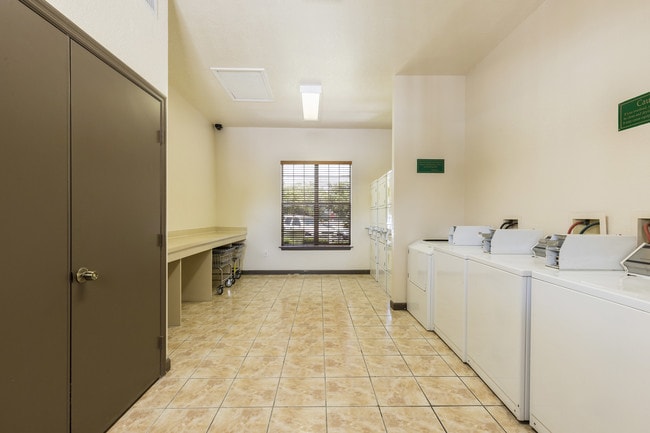 Centre Court Apartments 4255 52nd Pl W Bradenton FL 34210 Centre Court Apartments 4255 52nd Pl W Bradenton FL 34210