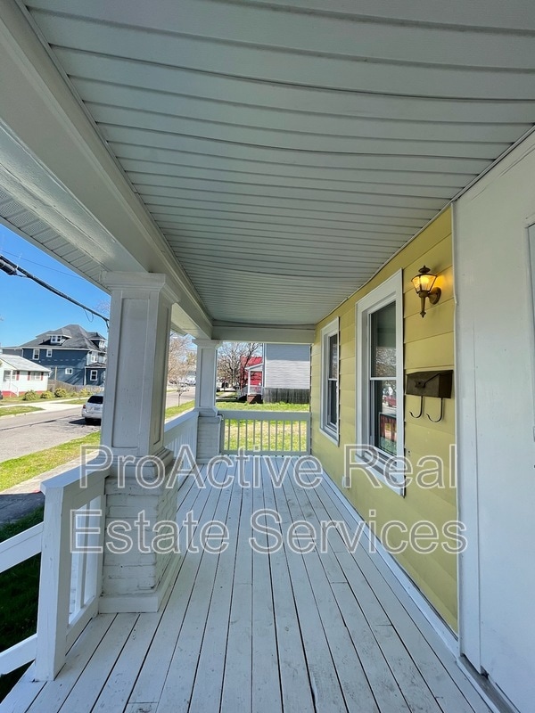 Photo - 815 W 34th St House