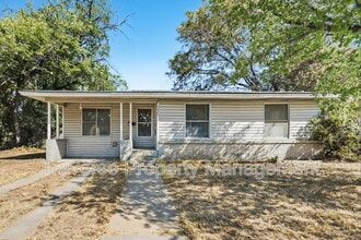Building Photo - 5025 Catalpa St