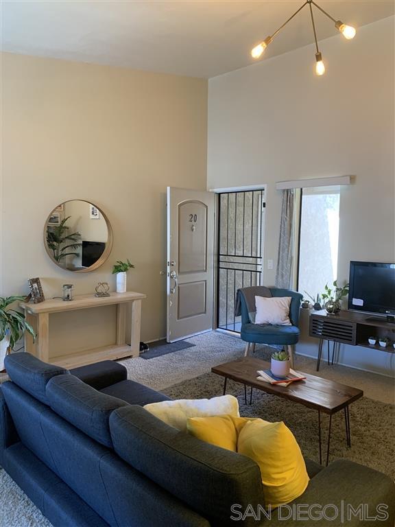 Building Photo - 3888 San Ramon Dr