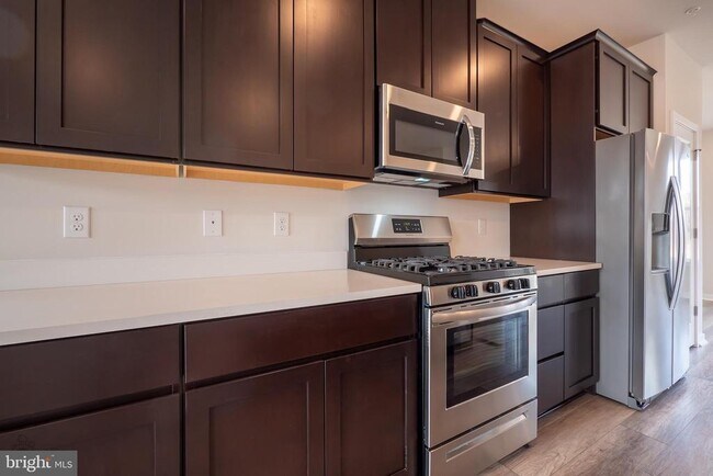 Foto del edificio - 7515 CLAYTON Ave