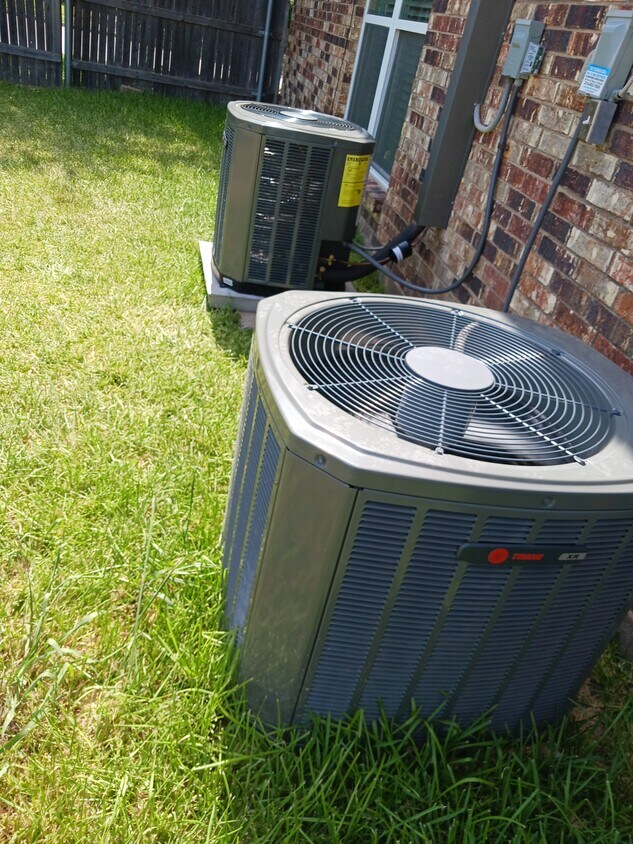 Foto del edificio - 900 Old Barn Ln