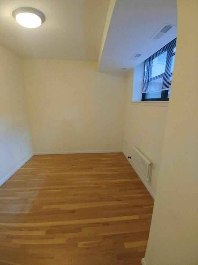 Foto del edificio - 62-60 108th St