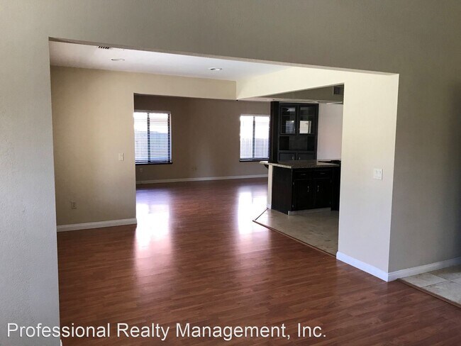 Building Photo - 4 br, 2 bath House - 8901 SUMMER CREEK RD