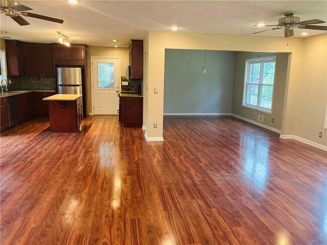Foto del edificio - 1194 Liberty Hill Rd