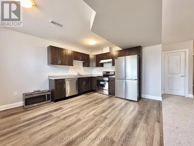 Photo du bâtiment - 925 RUTHERFORD Ave