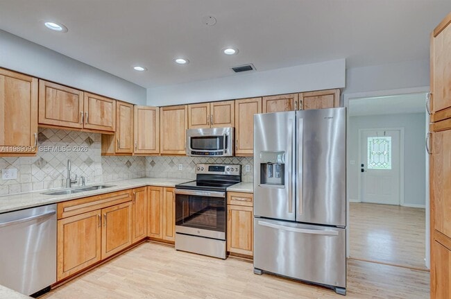 Foto del edificio - 15216 85th Ave N