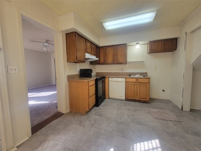 Building Photo - 270 Alexandria St