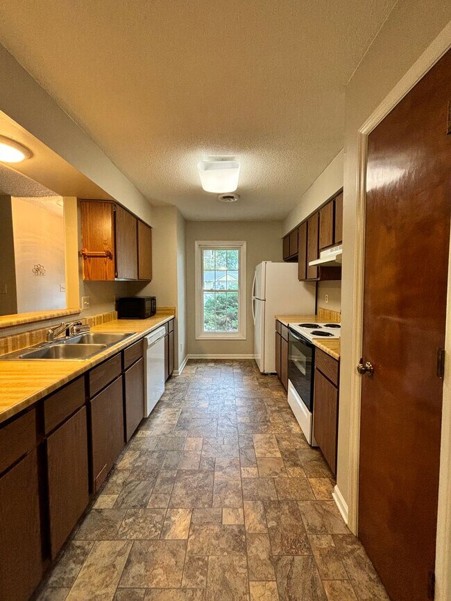 Foto del edificio - 255 Bayberry Ct