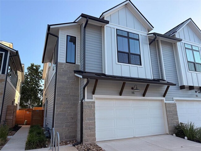 Foto del edificio - 2707 Dulce Ln