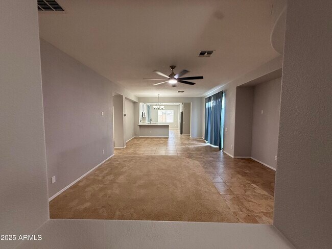 Foto del edificio - 885 E Cherry Hills Dr