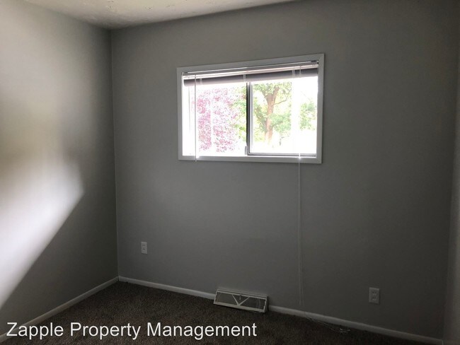 Building Photo - 2 br, 1 bath Apartment - 518 Main St.