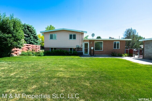 Building Photo - 3 br, 2 bath House - 1383 E Greenfield Ave