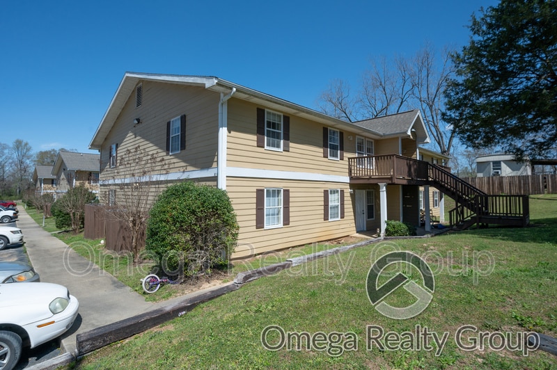 156 Patton St W Unit Apt H, Jemison, AL 35085 Condo for Rent in