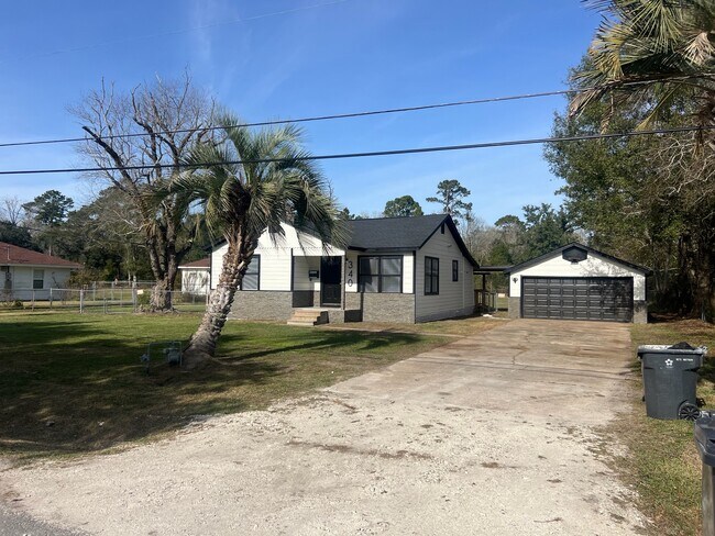 Foto del edificio - 340 Meadow Dr