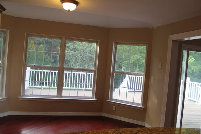 Building Photo - 85 Crenshaw Dr