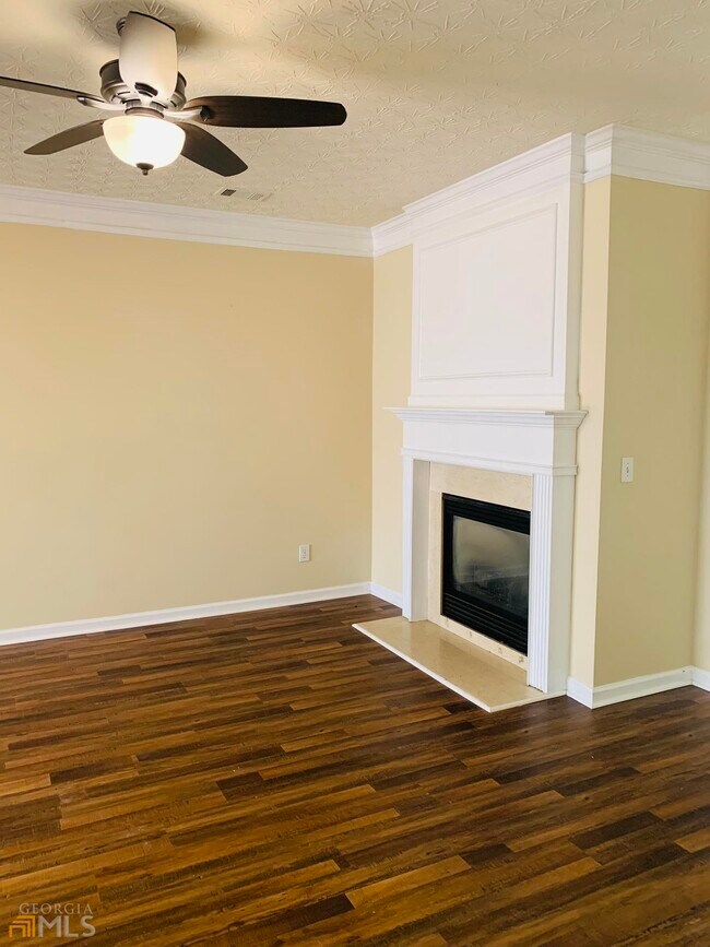 Building Photo - 1589 River Main Ct
