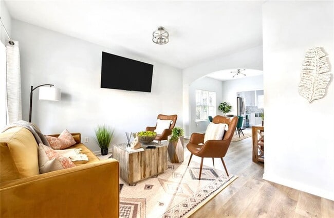 Foto del edificio - 56 Holly Rd NW