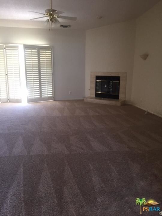 Foto principal - 1040 E Deepak Rd