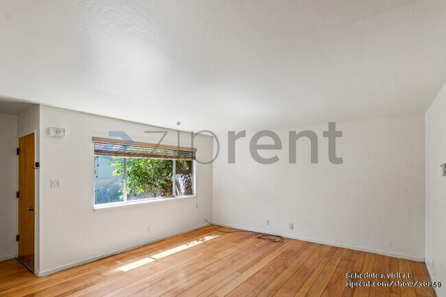 Building Photo - 1039 47th St