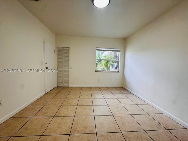 Building Photo - 573 NE 82nd St