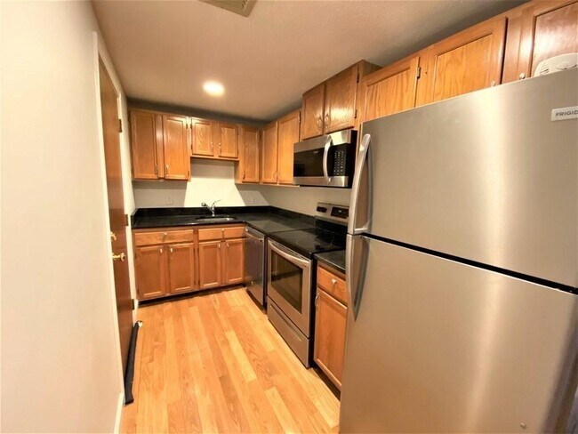 Updated Kitchen - Granite Counter Top & SS Appliances - 35 Prospect St
