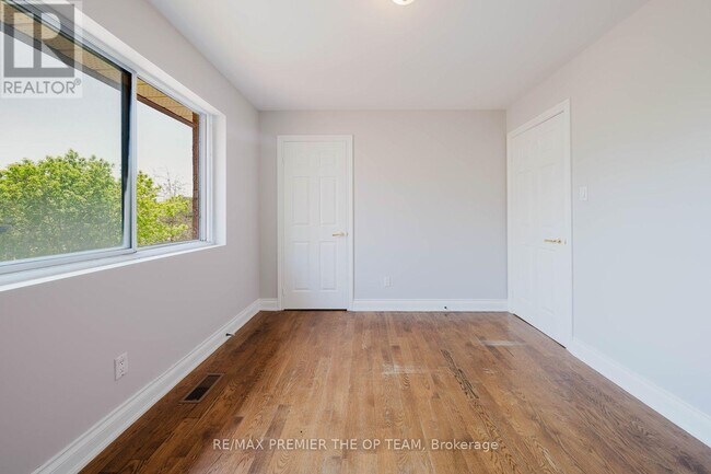 Photo du bâtiment - 7930 Kipling Ave