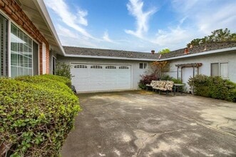 Building Photo - 1108 Topaz Ave