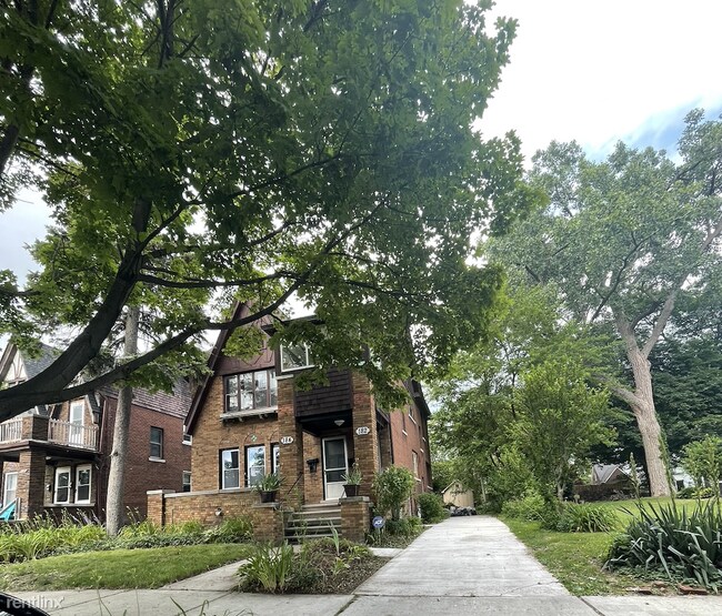 Foto del edificio - 2 br, 1 bath Duplex - 184 Eastlawn St Firs...