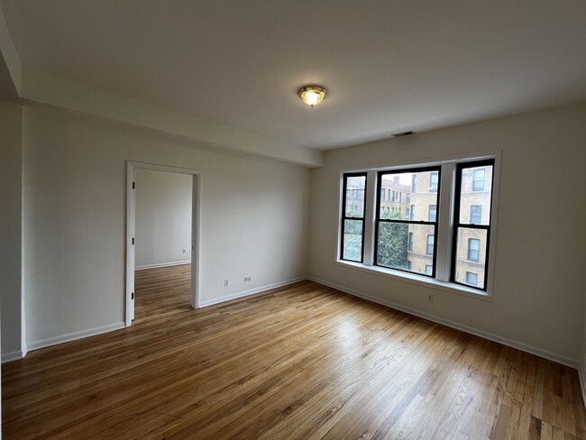 Building Photo - 6209 S Dorchester Ave