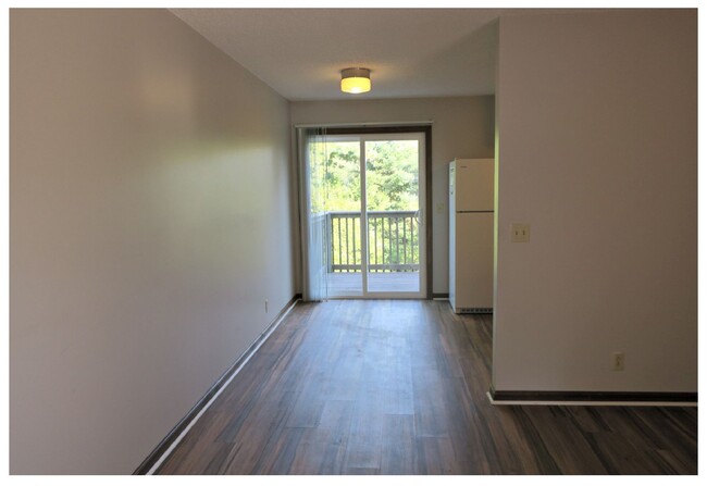 Building Photo - 4770 Trenton Dr