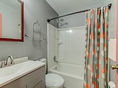 Building Photo - 4469 Mohegan Dr