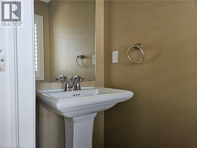 Building Photo - 91 Chamomile Dr